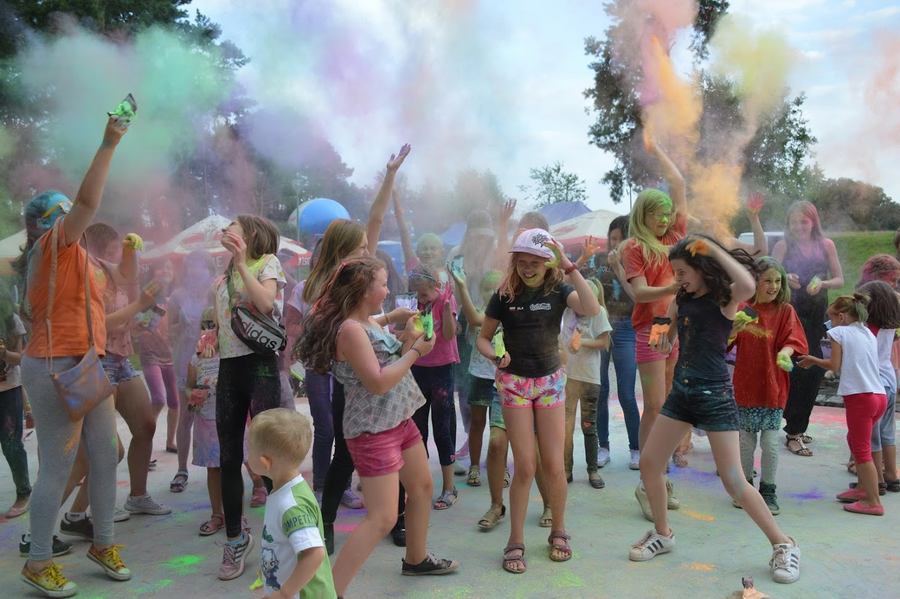 Festwial kolorów HOLI